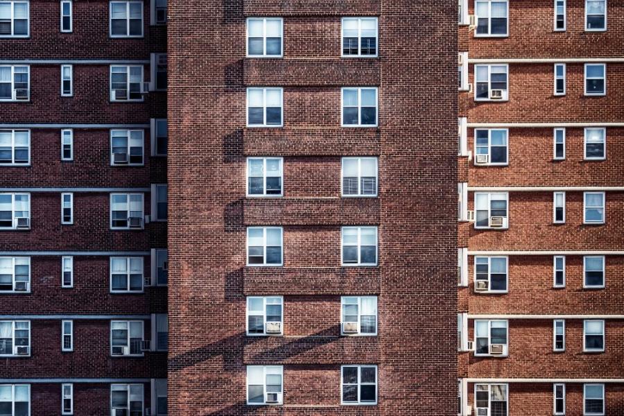 wat is een warmtenet? En wat is het verschil met blokverwarming en stadverwarming? We zetten even alle feiten over warmtenetten op een rij. 